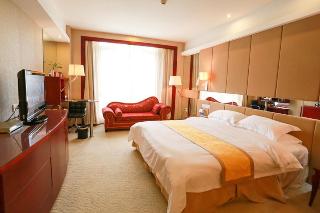 Habour Plaza Hotel Csaocsou Szoba fotó