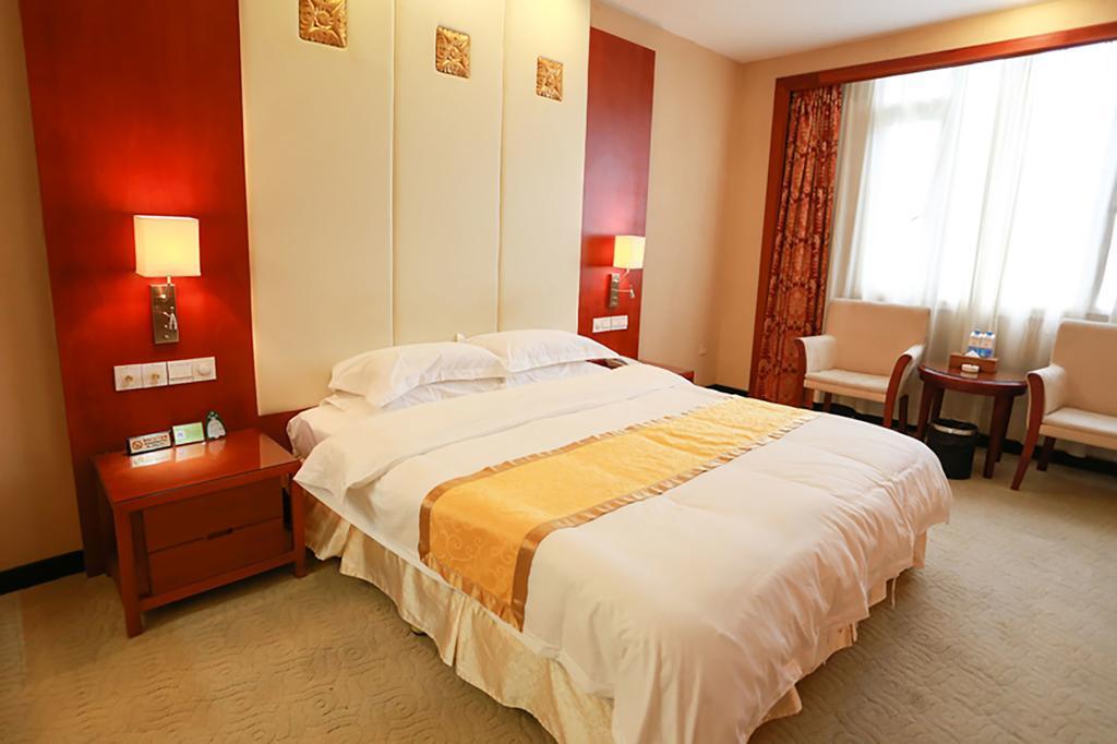 Habour Plaza Hotel Csaocsou Szoba fotó